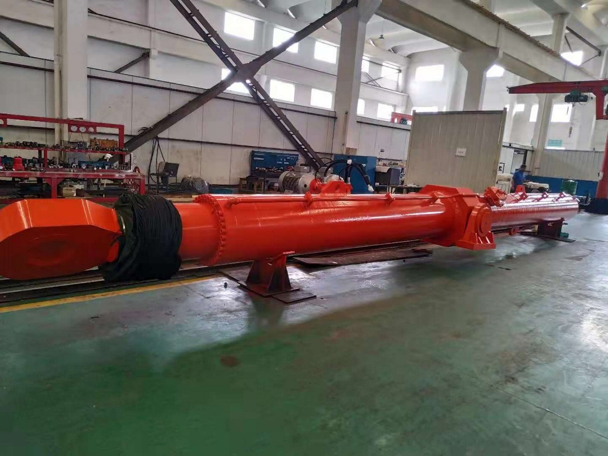 QHSY系列深孔弧門液壓啟閉機